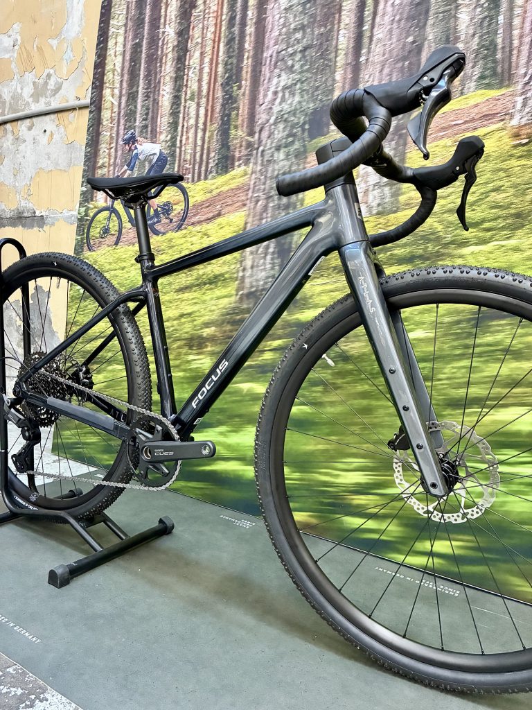 Focus Atlas - Vélo gravel aluminium 6.7 6.8 équipé argent / noir