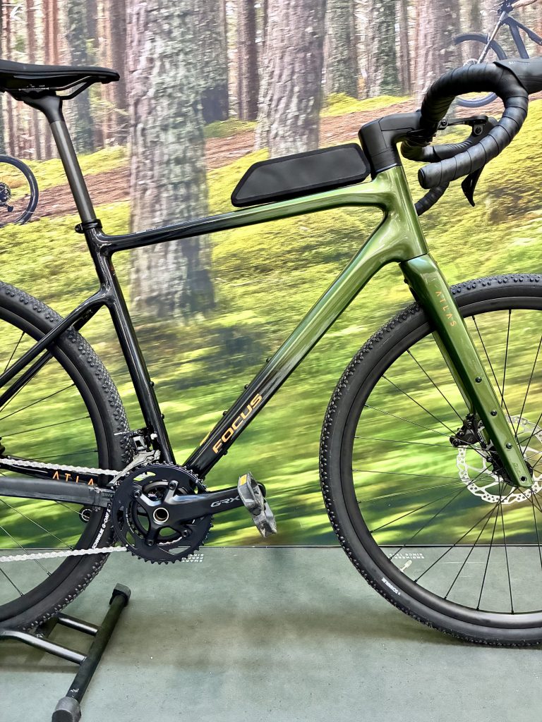Focus Atlas - Vélo gravel aluminium 6.9 vert foncé / noir